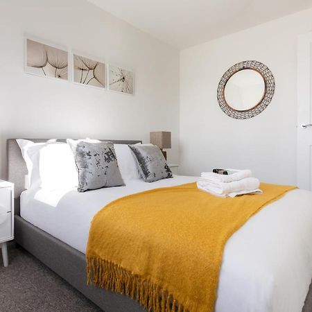 Castle Reach Apartment Колчестър Екстериор снимка