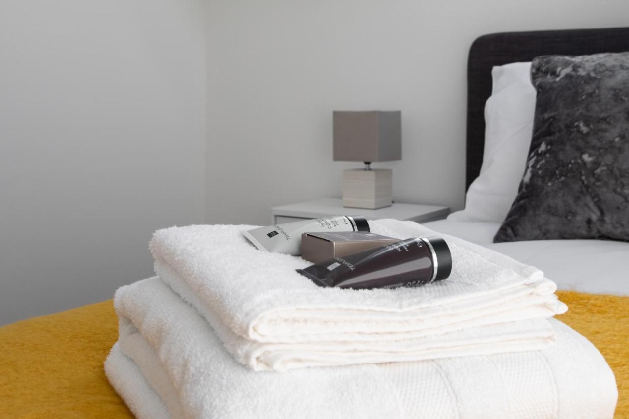 Castle Reach Apartment Колчестър Екстериор снимка